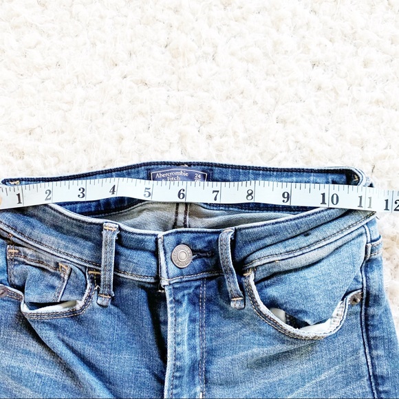 Abercrombie & Fitch Harper Low Rise Ankle Jeans - Picture 9 of 11